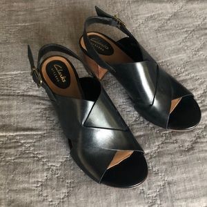 Block heel leather sandals